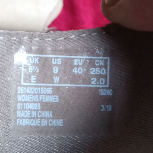 Clark's Pewter Sandals - Picture 5 of 5